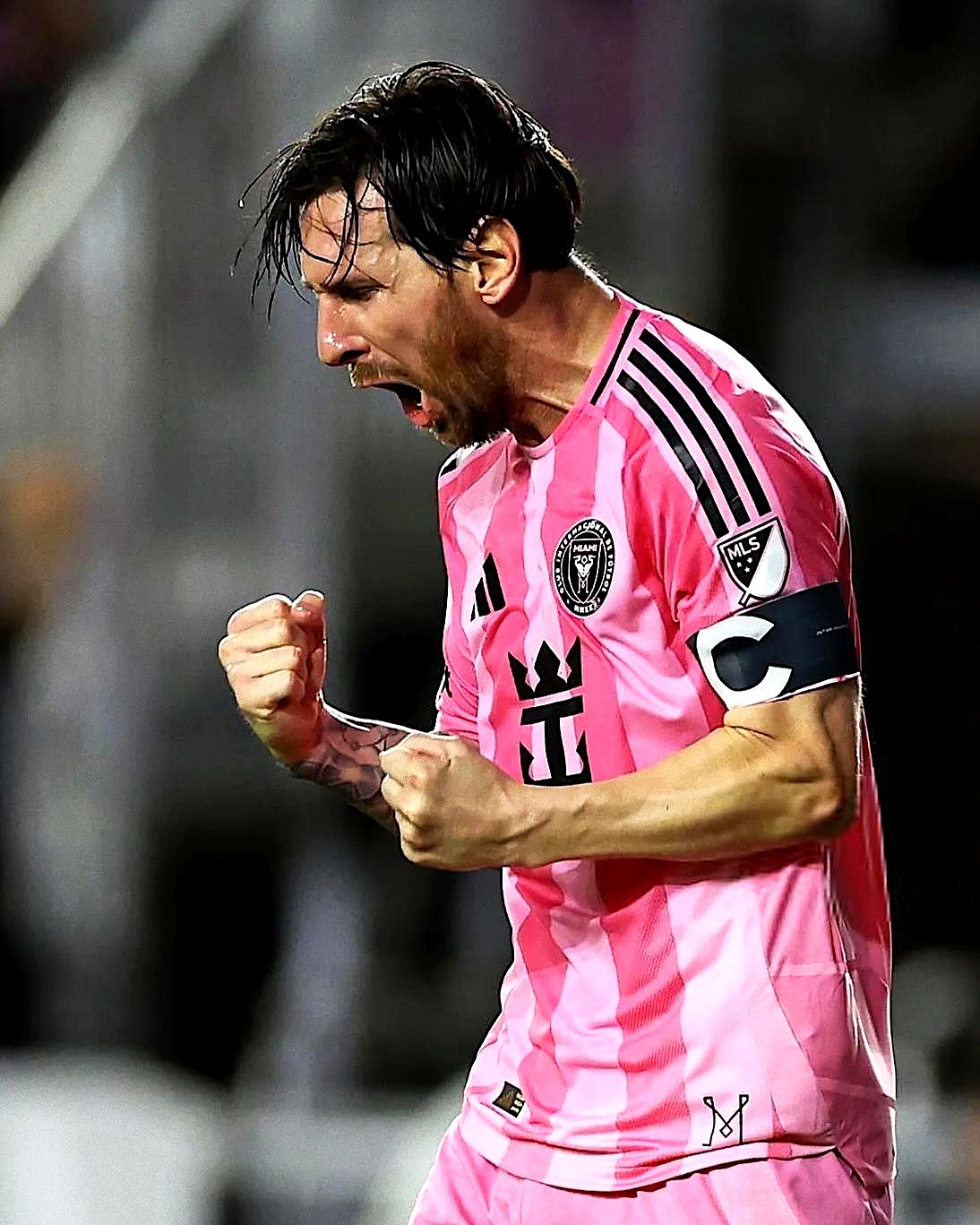 九游IOS下载-费德勒刷新世界纪录,梅西教练激动落泪!的简单介绍