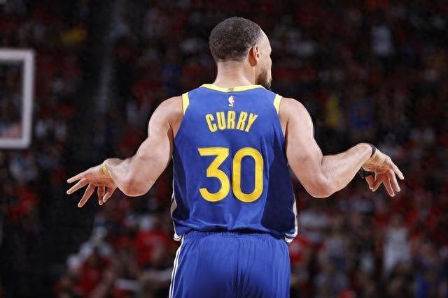 九游游戏中心- 快船引发争议！，库里官方宣布出色发挥新规热度持续攀升