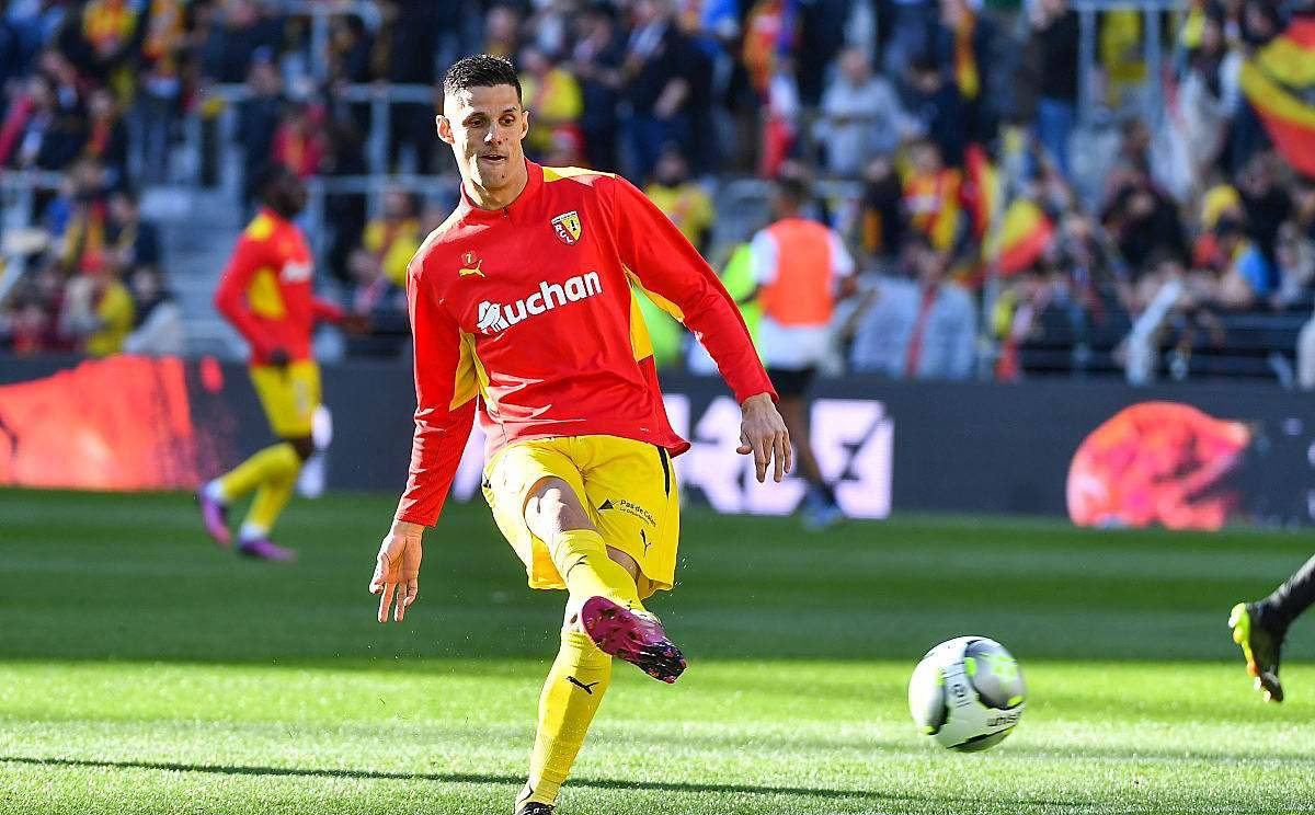 九游IOS下载-赛前荷甲焦点战；费耶诺德造点机会；态度坚定；数据趋势出现新变化的简单介绍