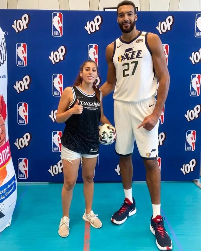 九游游戏中心-今晚体能课后；皇家马德里战术微调备战欧冠；更衣室稳定；球队文化再被提及的简单介绍